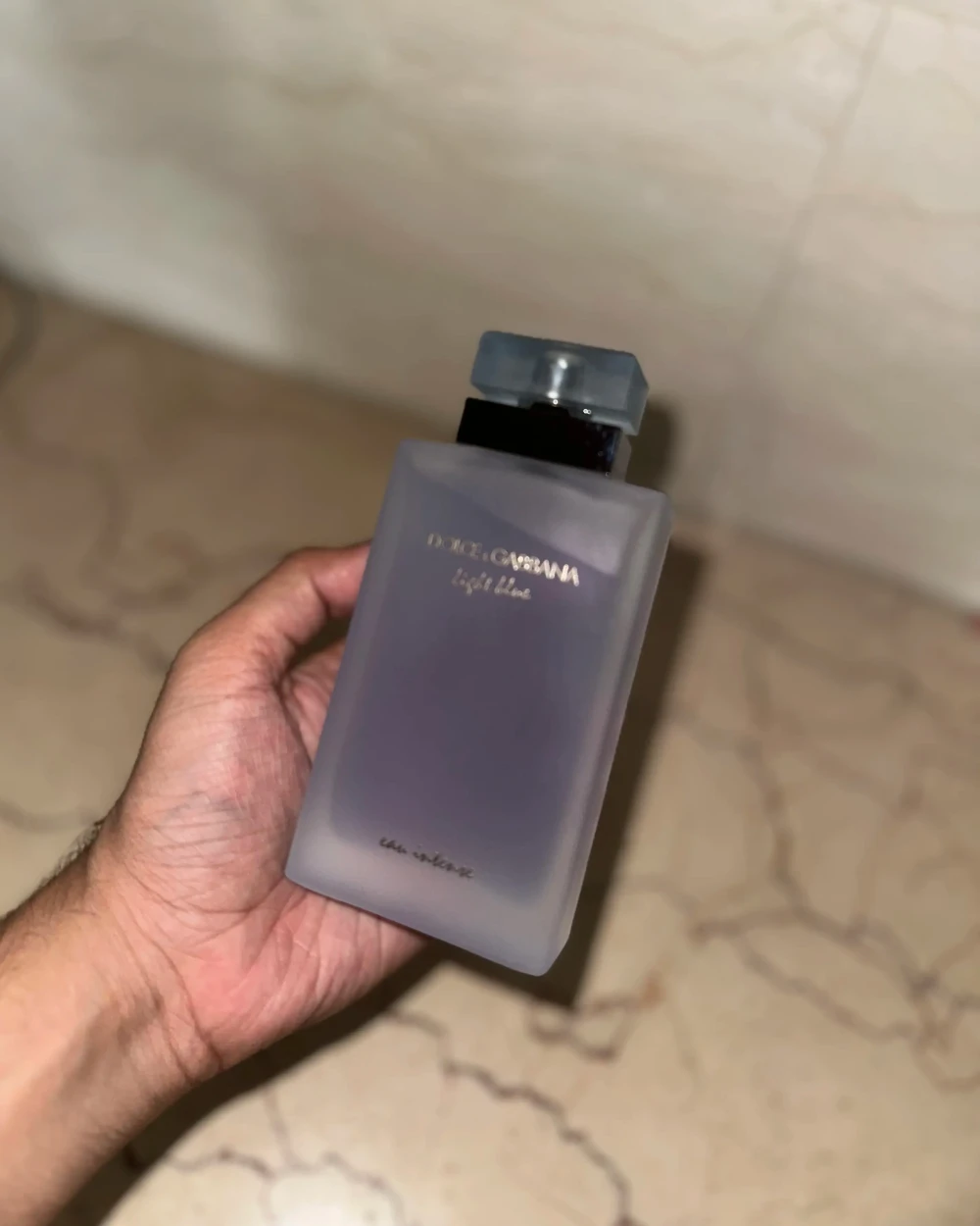 Dolce & Gabbana Light blue intense ( Female )